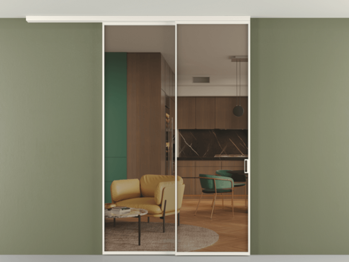 Перегородка Формато вдоль стены на потолок 2 створки с синхронным механизмом АЛПР 040.01 Алюминий пудровый белый Прозрачное бронзовое стекло, триплекс Цена 60725420 so'm | Volhovec