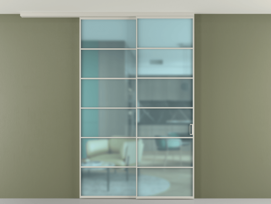 Перегородка Formato вдоль стены на потолок 2 створки с синхронным механизмом АЛПР 040.04 Алюминий тёплый серый Сатинированное голубое стекло, триплекс Цена 59215970 so'm | Volhovec