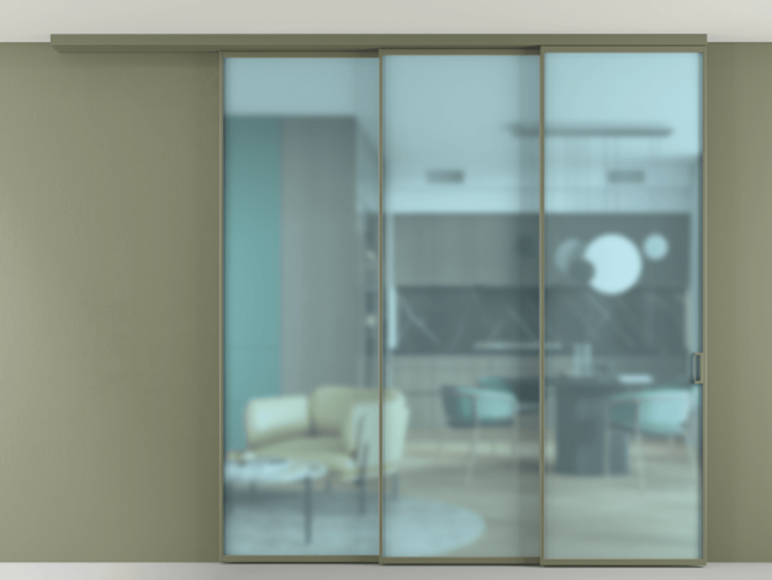 Перегородка Formato вдоль стены на потолок 3 створки с синхронным механизмом АЛПР 040.01 Алюминий оливковый тёмный Сатинированное голубое стекло, триплекс Цена 77567900 so'm | Volhovec