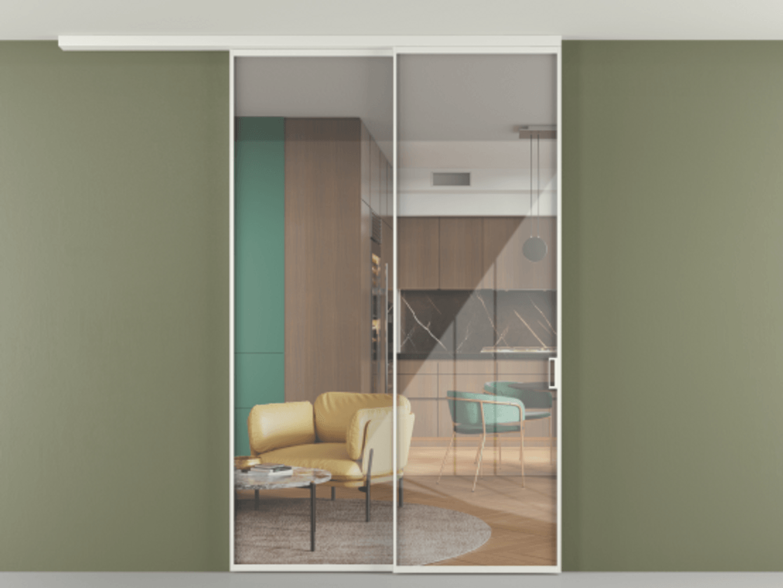 Перегородка Формато вдоль стены на потолок 2 створки с синхронным механизмом АЛПР 040.01 Алюминий светло-серый Рефлективное прозрачное стекло "Стопсол", калёное Цена 63973420 so'm | Volhovec