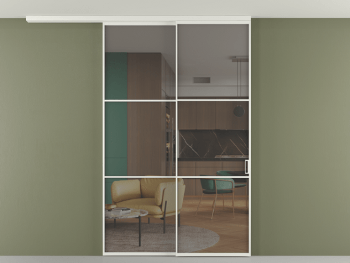 Перегородка Формато вдоль стены на потолок 2 створки с синхронным механизмом АЛПР 040.03 Алюминий светло-серый Прозрачное серое стекло, триплекс Цена 63137060 so'm | Volhovec