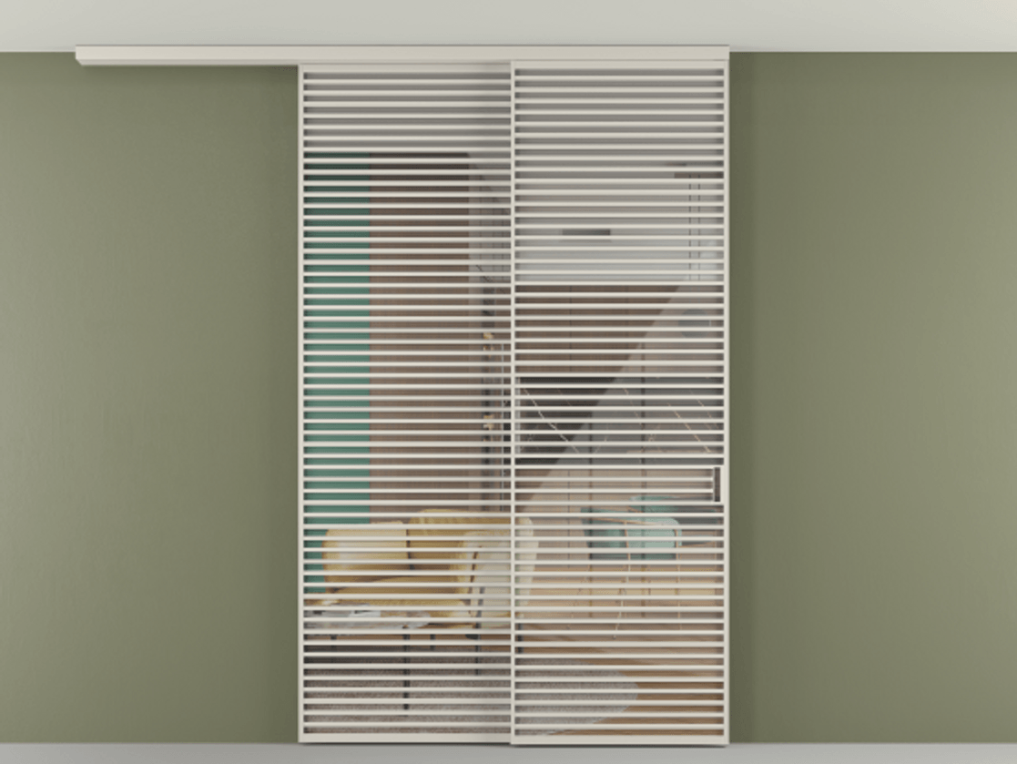 Перегородка Формато вдоль стены на потолок 2 створки с синхронным механизмом АЛПР 040.07 Алюминий облачно-серый Рефлективное прозрачное стекло "Стопсол", калёное Цена 94040970 so'm | Volhovec