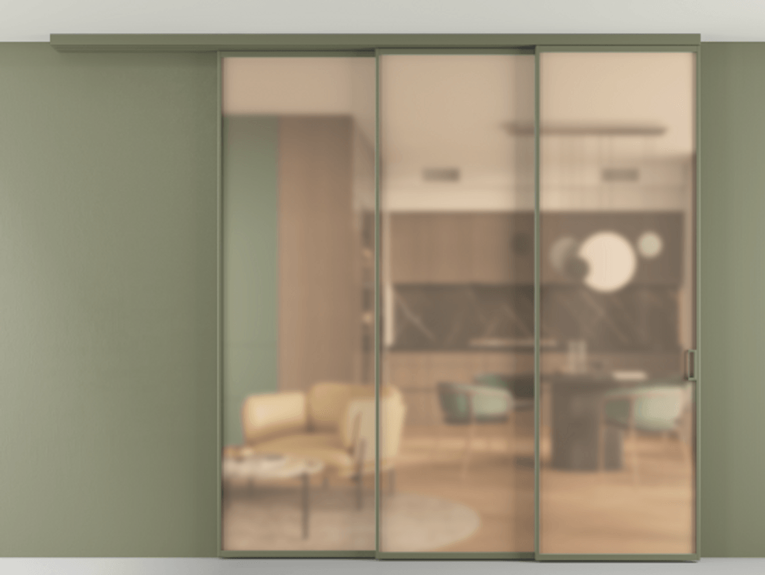 Перегородка Формато вдоль стены на потолок 3 створки с синхронным механизмом АЛПР 040.01 Алюминий оливковый тёмный Сатинированное оранжевое стекло, триплекс Цена 77567900 so'm | Volhovec