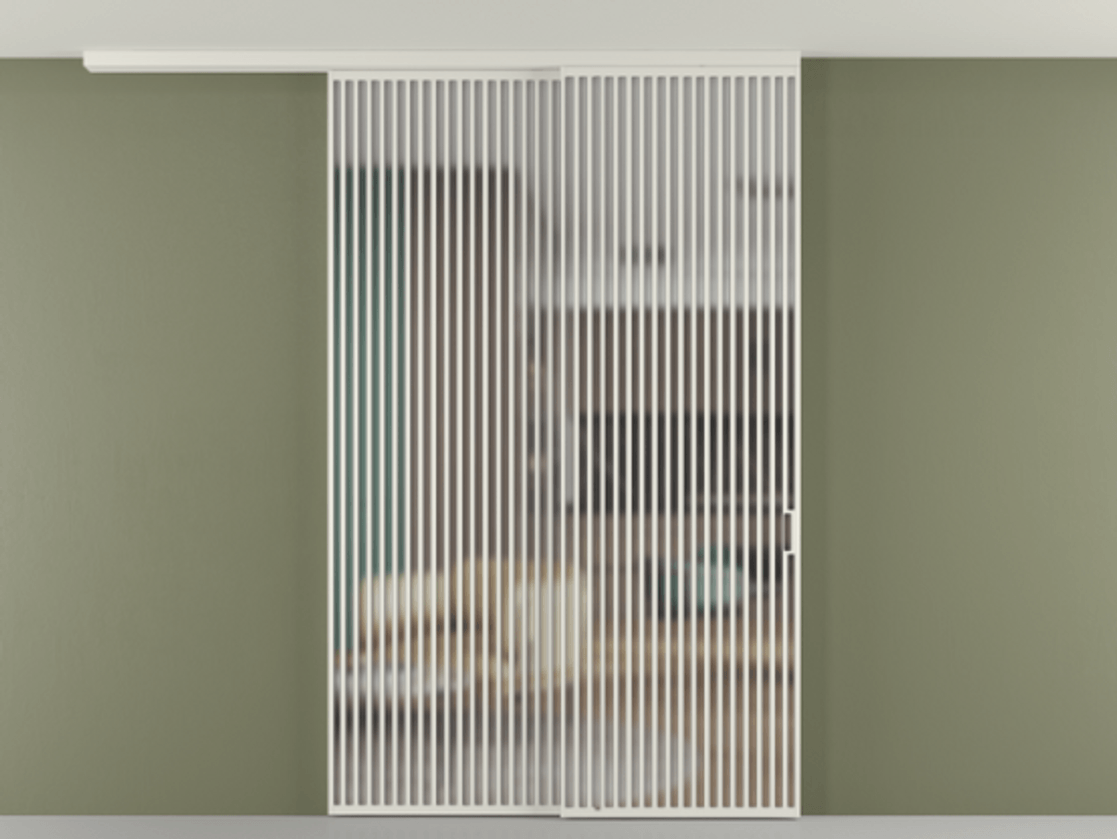 Перегородка Формато вдоль стены на потолок 2 створки с синхронным механизмом АЛПР 040.06 Алюминий Белый Сатинированное стекло "Мателюкс Кристал Вижн", калёное, матовое, каленое 6 мм Цена 105024080 so'm | Volhovec