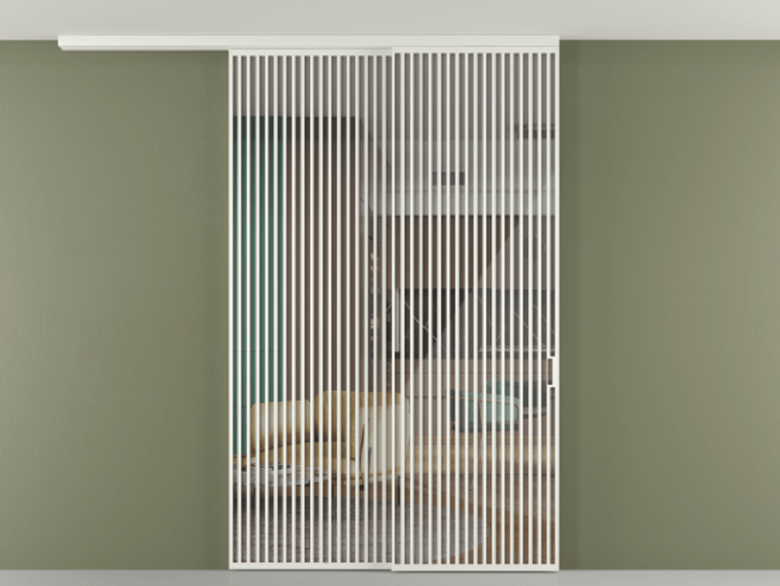 Перегородка Формато вдоль стены на потолок 2 створки с синхронным механизмом АЛПР 040.06 Алюминий светло-серый Рефлективное прозрачное стекло "Стопсол", калёное Цена 110151860 so'm | Volhovec