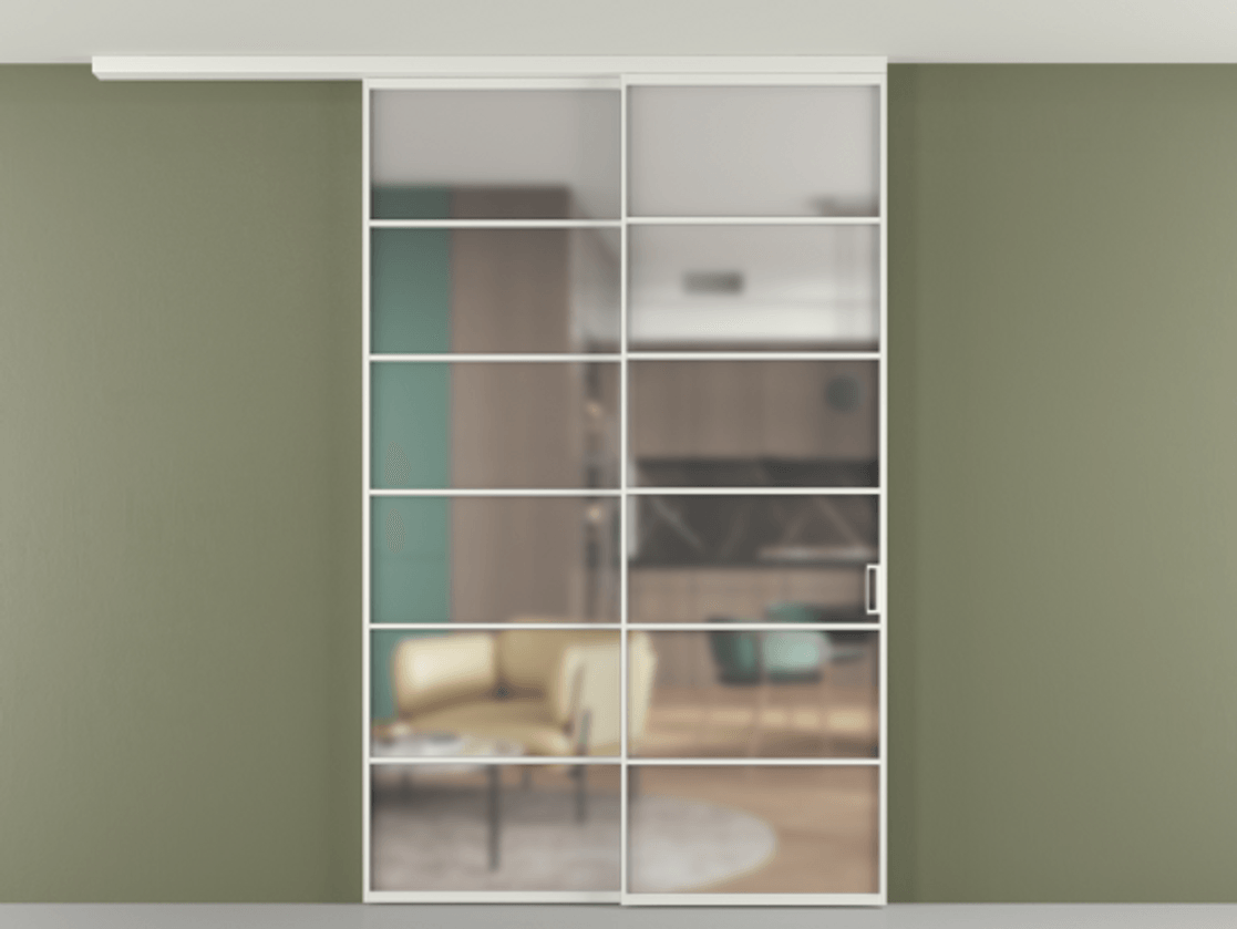 Перегородка Формато вдоль стены на потолок 2 створки с синхронным механизмом АЛПР 040.04 Алюминий светло-серый Сатинированное стекло "Мателюкс Кристал Вижн", калёное, матовое, каленое 6 мм Цена 69868540 so'm | Volhovec