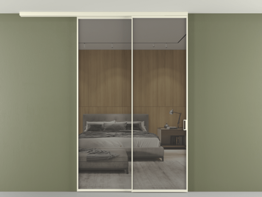 Перегородка Формато вдоль стены на потолок 2 створки с синхронным механизмом АЛПР 040.01 Алюминий молочно-белый Рефлективное серое стекло "Стопсол", калёное Цена 63973420 so'm | Volhovec