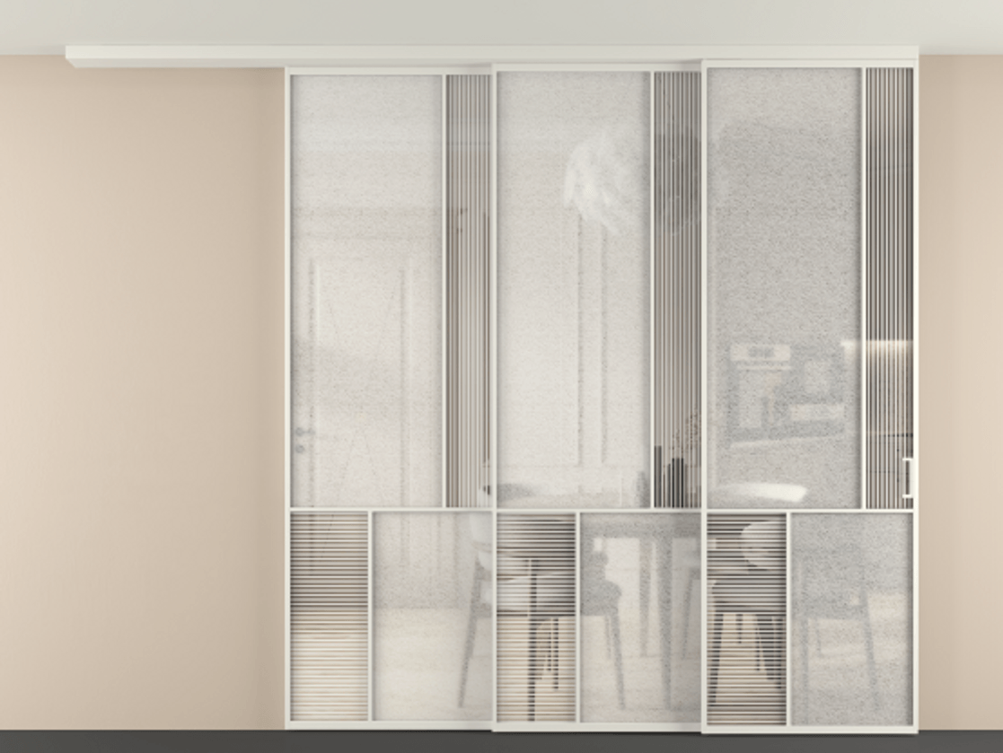 Перегородка Mosaic вдоль стены на потолок 3 створки с синхронным механизмом АЛПР 041.21 Алюминий Белый Рифлёное стекло "Дюна", триплекс, 6 мм + Фактурное стекло "Лёд", триплекс Цена 101232040 so'm | Volhovec