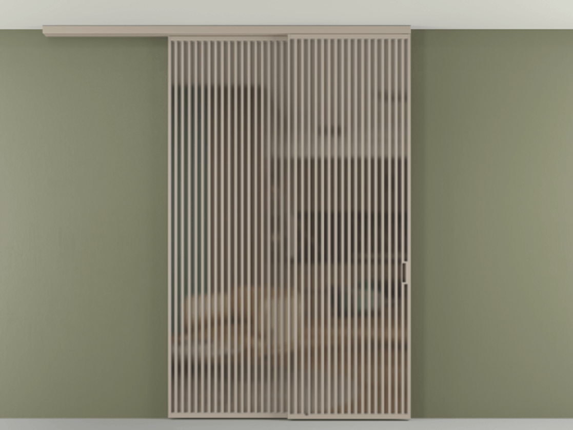 Перегородка Формато вдоль стены на потолок 2 створки с синхронным механизмом АЛПР 040.06 Алюминий бисквитный Сатинированное бронзовое стекло, триплекс Цена 91442570 so'm | Volhovec