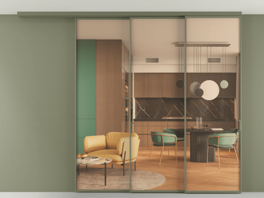 Перегородка Formato вдоль стены на потолок 3 створки с синхронным механизмом АЛПР 040.01 Алюминий оливковый тёмный Прозрачное оранжевое стекло, триплекс Цена 77567900 so'm | Volhovec