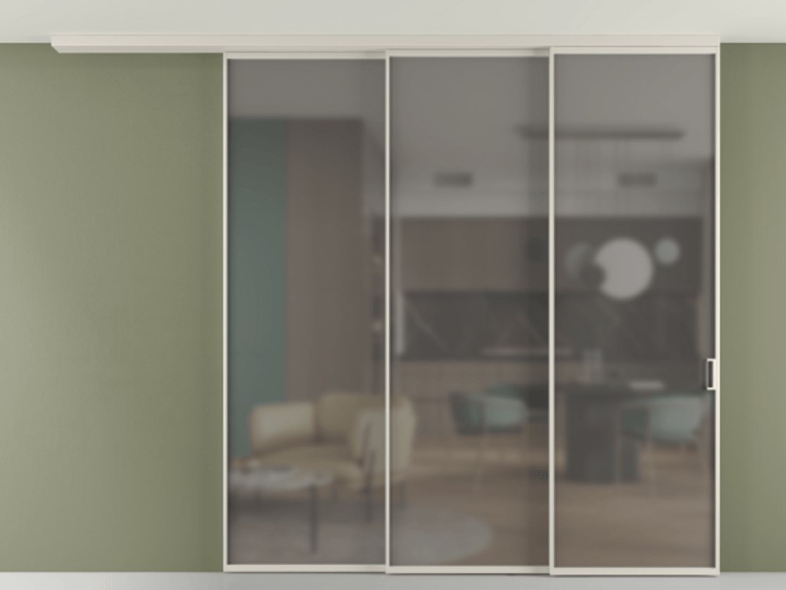 Перегородка Формато вдоль стены на потолок 3 створки с синхронным механизмом АЛПР 040.01 Алюминий облачно-серый Сатинированное серое стекло, триплекс Цена 77567920 so'm | Volhovec