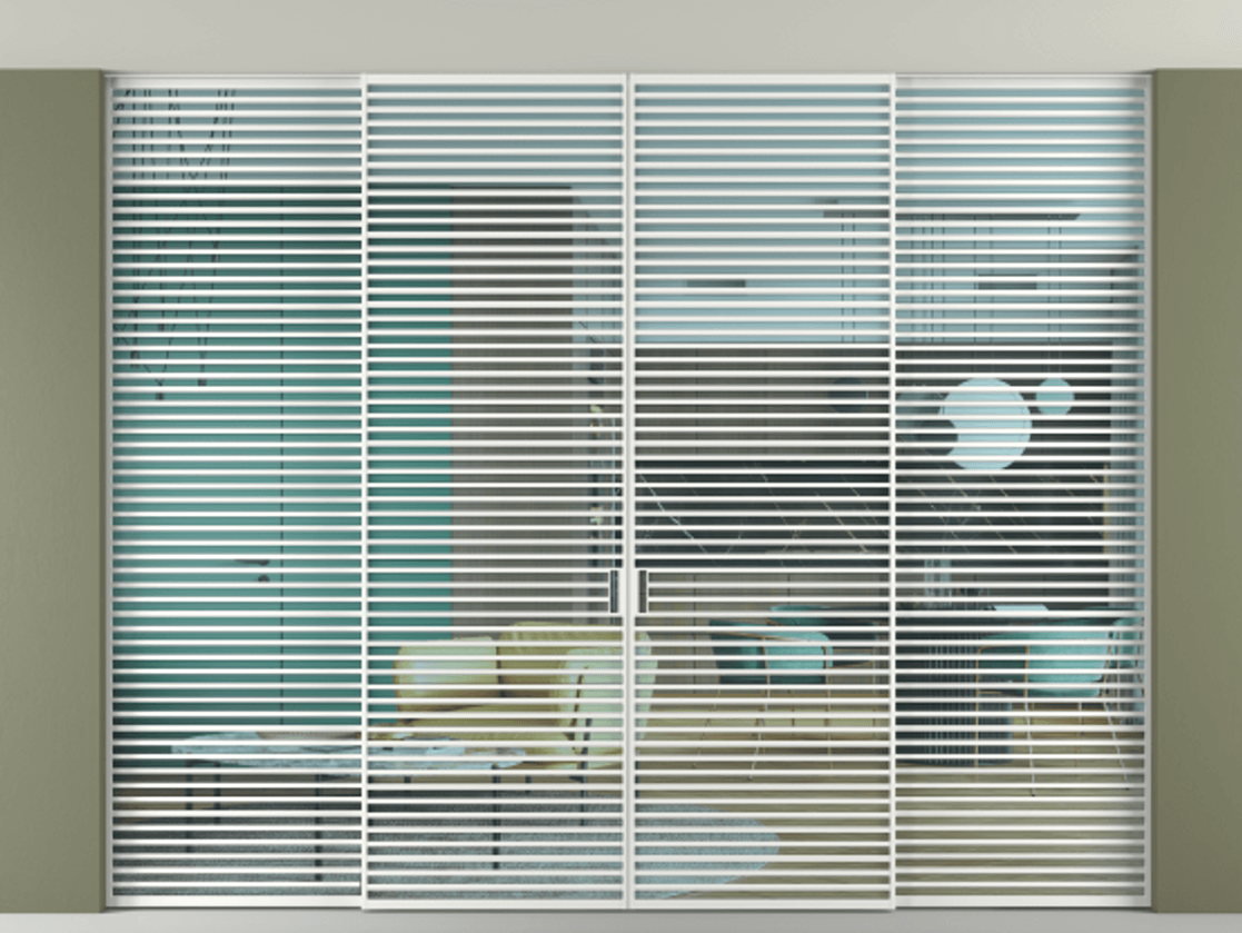 Перегородка Formato внутри проёма скрытое крепление в потолок 4 створки АЛПР 040.07 Алюминий белоснежный Прозрачное голубое стекло, триплекс Цена 162808470 so'm | Volhovec