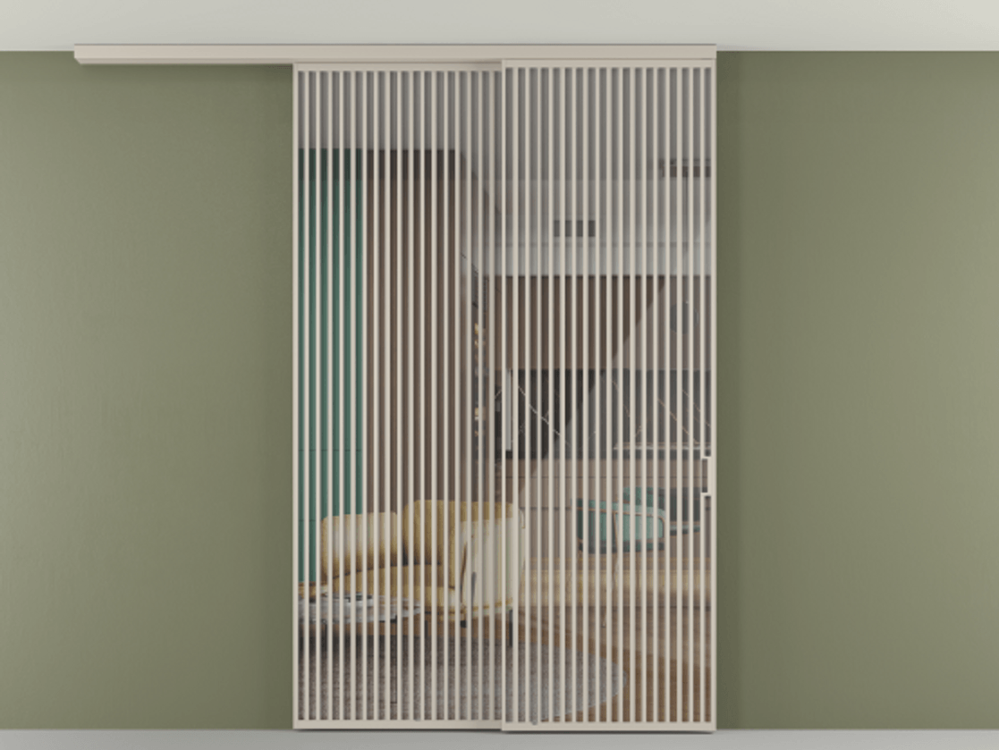 Перегородка Формато вдоль стены на потолок 2 створки с синхронным механизмом АЛПР 040.06 Алюминий светло-бежевый Рефлективное прозрачное стекло "Стопсол", калёное Цена 463256 ₽ | Volhovec