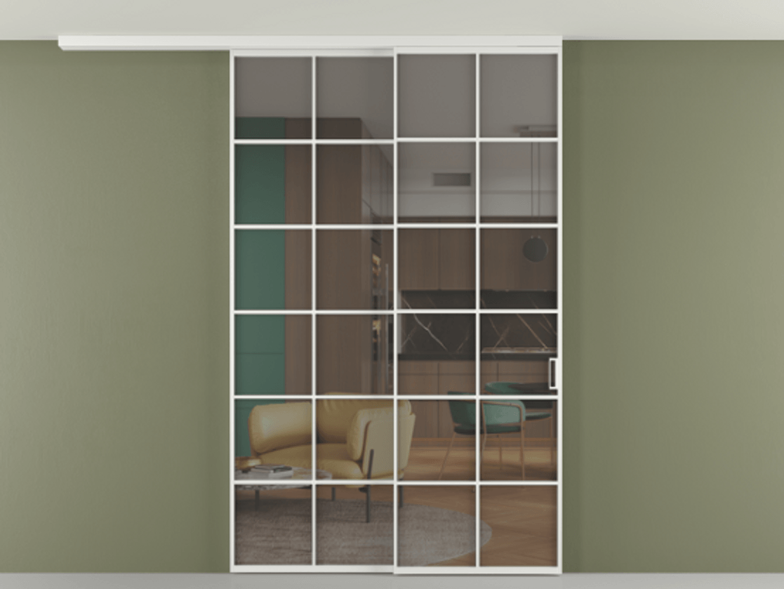 Перегородка Формато вдоль стены на потолок 2 створки с синхронным механизмом АЛПР 040.05 Алюминий белоснежный Прозрачное серое стекло, триплекс Цена 59215910 so'm | Volhovec